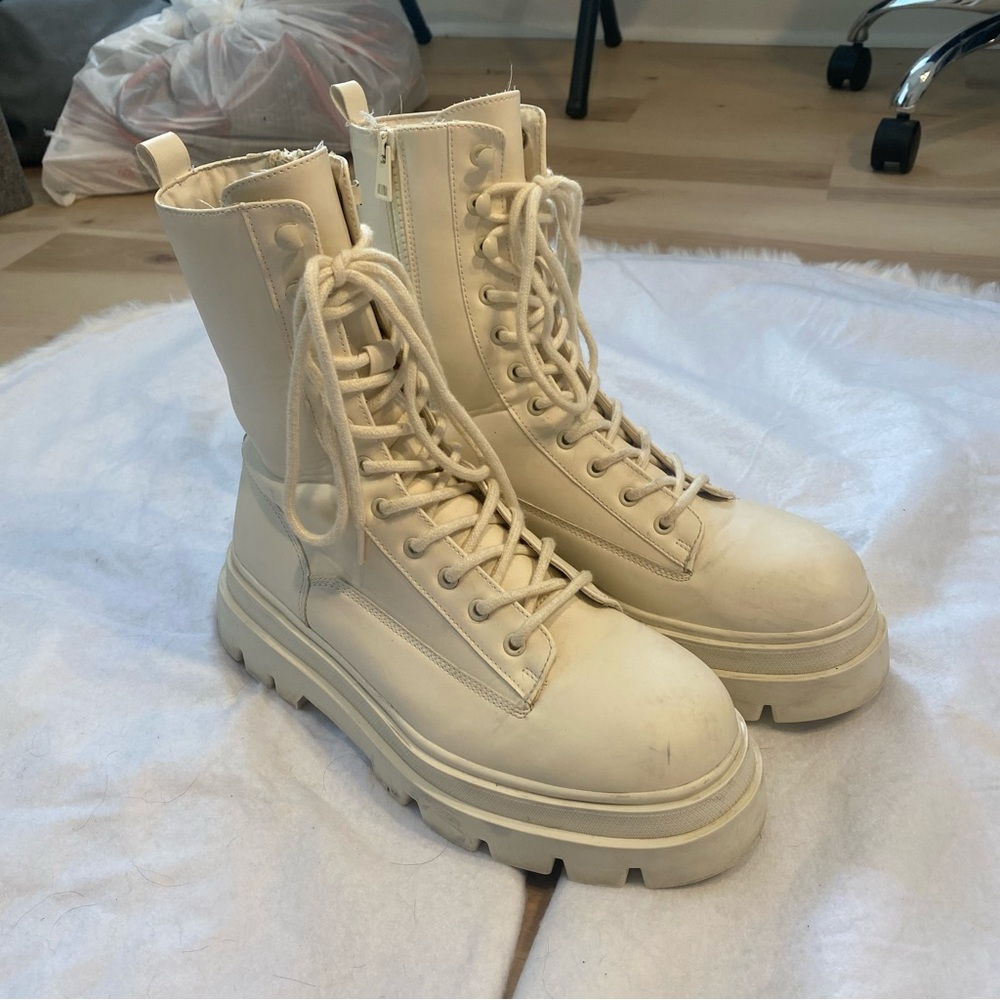 Off White Cream Combat Boots Men’s/8.5 Women’s/10.5